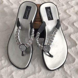 EUC sandals